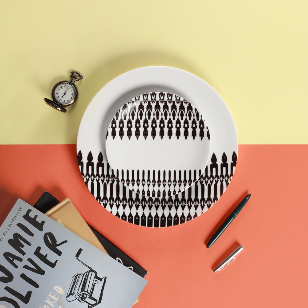 Inky Black Stream – 12Pc Plate Set