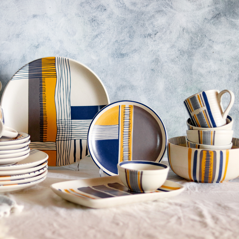 Striped on sale dinner set